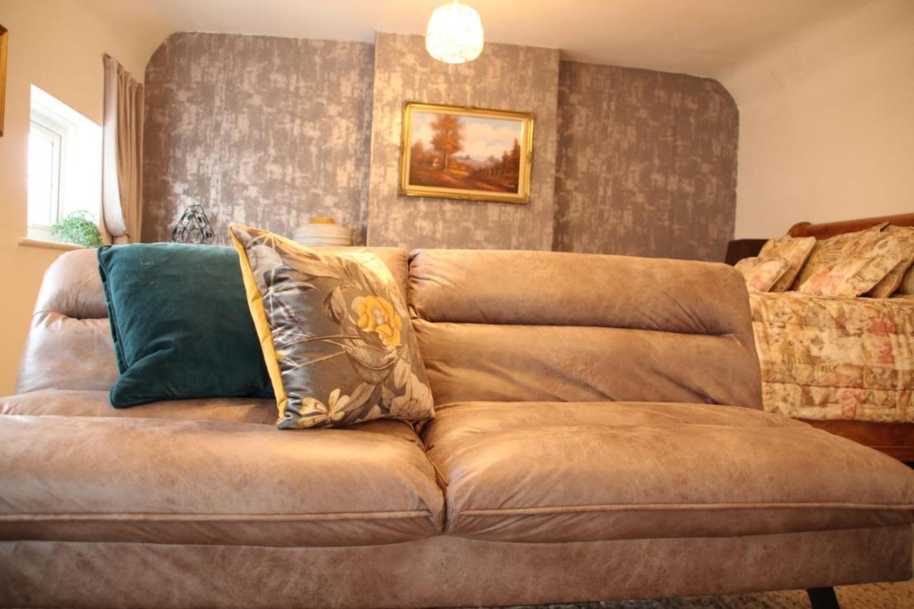 House 1905 - Self Catering Serviced Apartment Tidworth Екстериор снимка