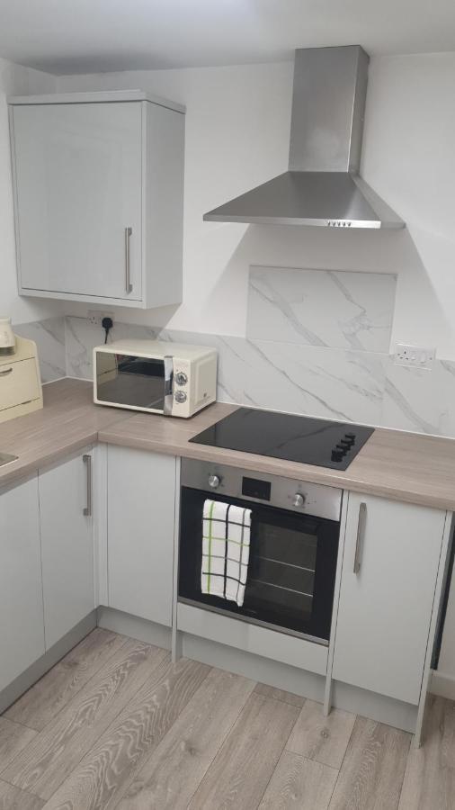 House 1905 - Self Catering Serviced Apartment Tidworth Екстериор снимка