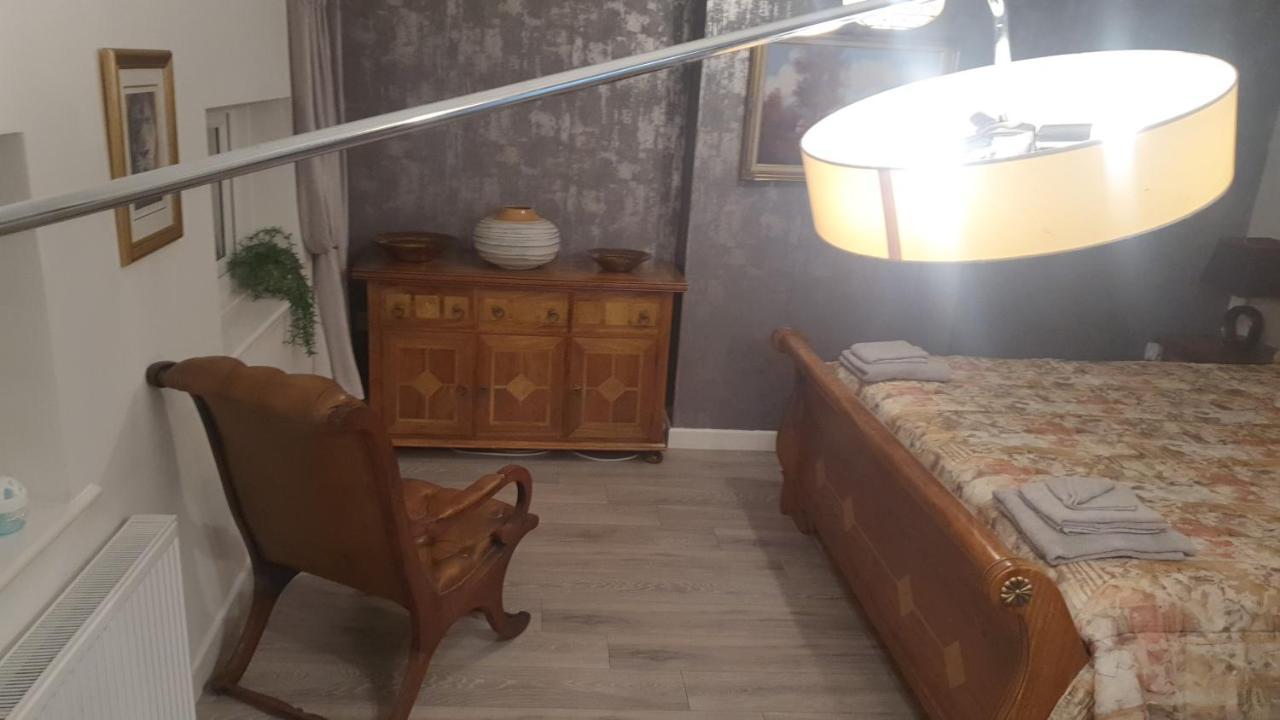 House 1905 - Self Catering Serviced Apartment Tidworth Екстериор снимка