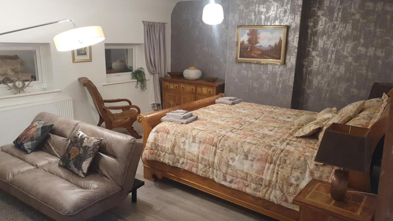 House 1905 - Self Catering Serviced Apartment Tidworth Екстериор снимка