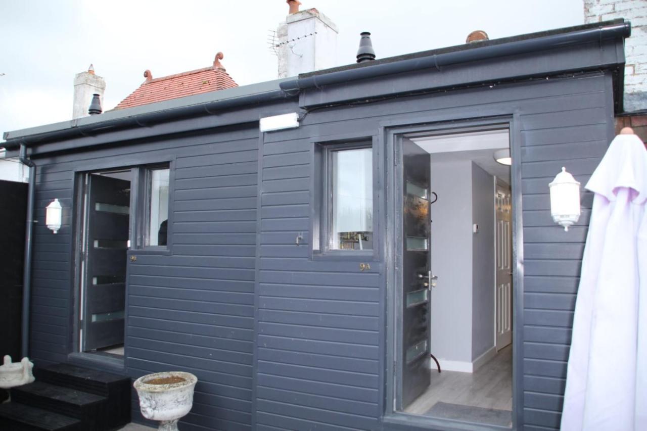 House 1905 - Self Catering Serviced Apartment Tidworth Екстериор снимка
