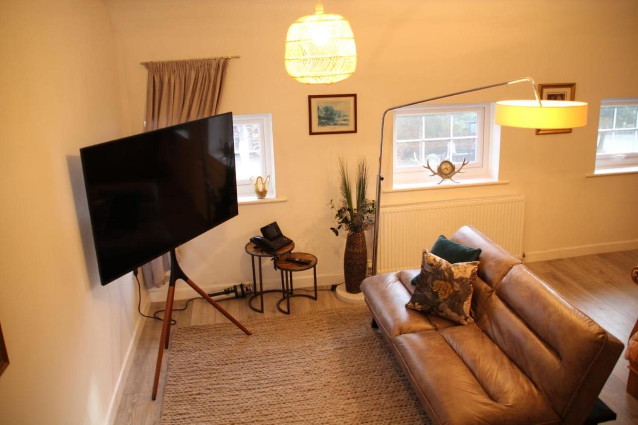 House 1905 - Self Catering Serviced Apartment Tidworth Екстериор снимка