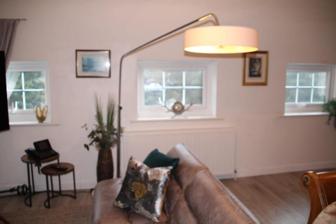 House 1905 - Self Catering Serviced Apartment Tidworth Екстериор снимка