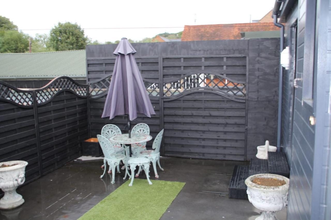 House 1905 - Self Catering Serviced Apartment Tidworth Екстериор снимка