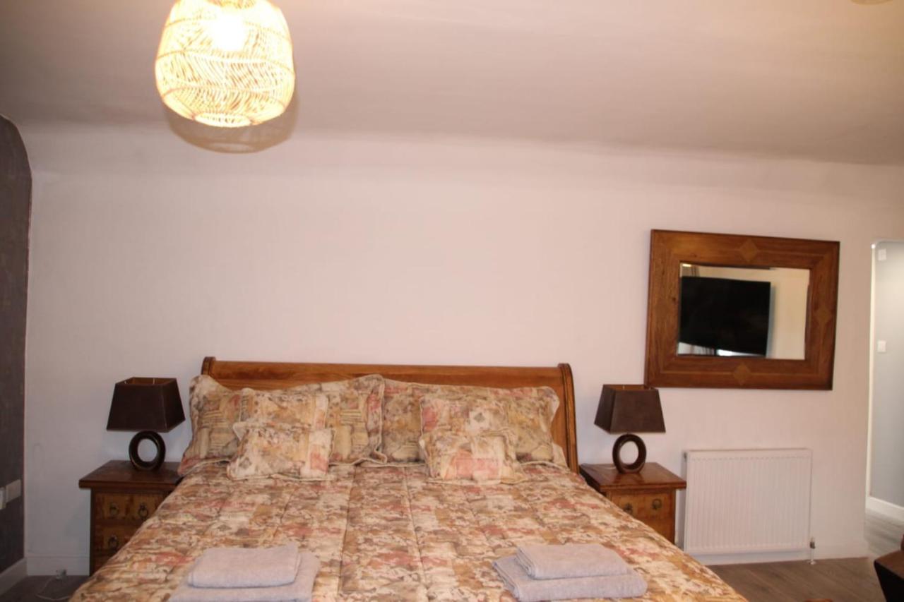 House 1905 - Self Catering Serviced Apartment Tidworth Екстериор снимка