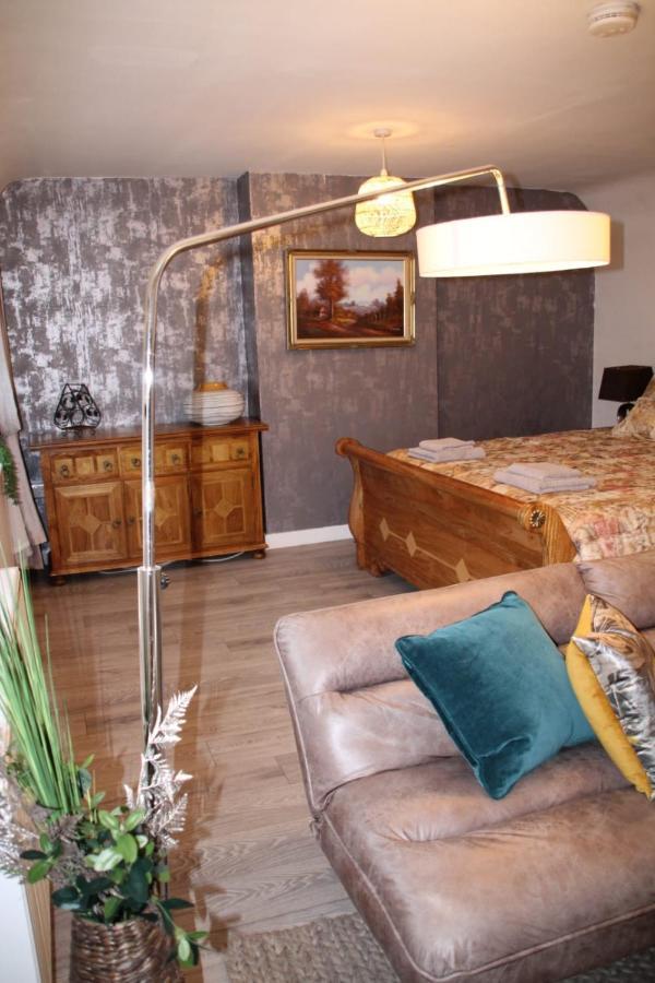 House 1905 - Self Catering Serviced Apartment Tidworth Екстериор снимка
