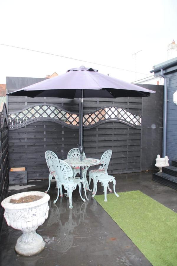 House 1905 - Self Catering Serviced Apartment Tidworth Екстериор снимка