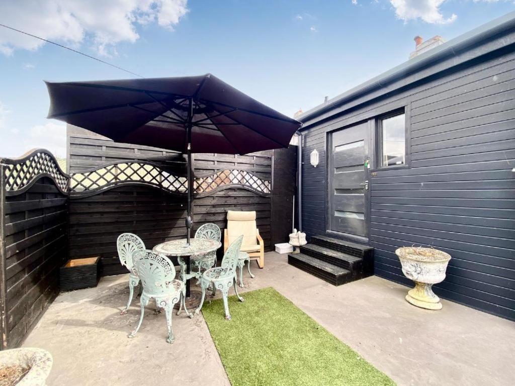House 1905 - Self Catering Serviced Apartment Tidworth Екстериор снимка