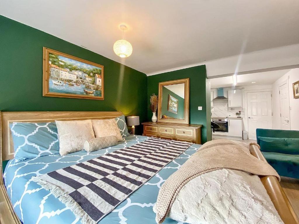 House 1905 - Self Catering Serviced Apartment Tidworth Екстериор снимка