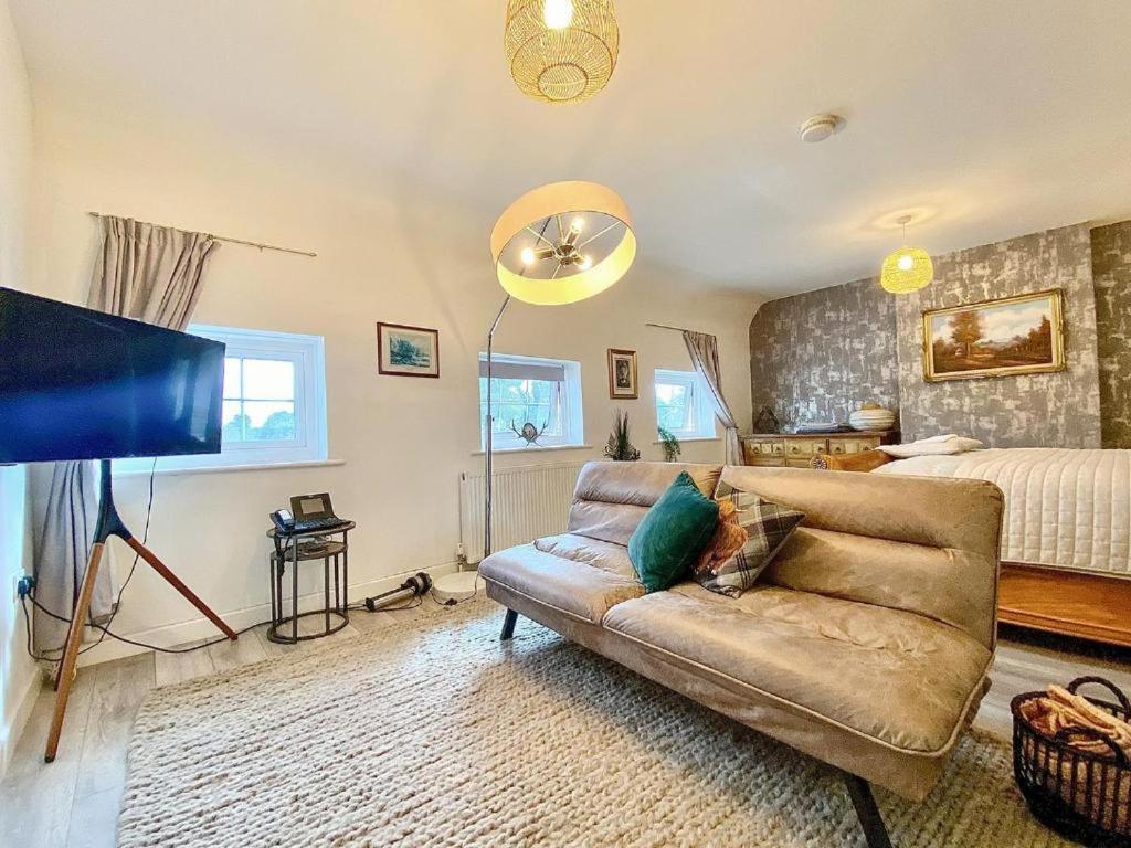 House 1905 - Self Catering Serviced Apartment Tidworth Екстериор снимка