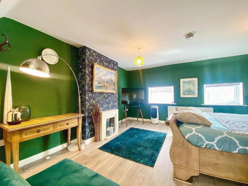 House 1905 - Self Catering Serviced Apartment Tidworth Екстериор снимка