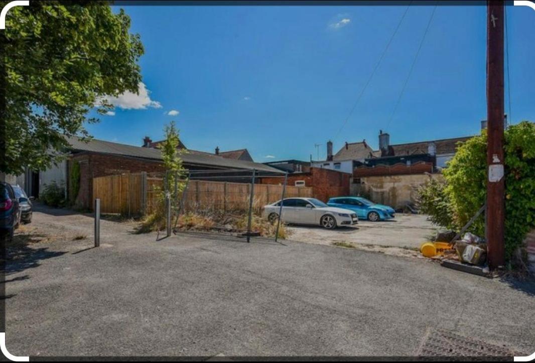 House 1905 - Self Catering Serviced Apartment Tidworth Екстериор снимка